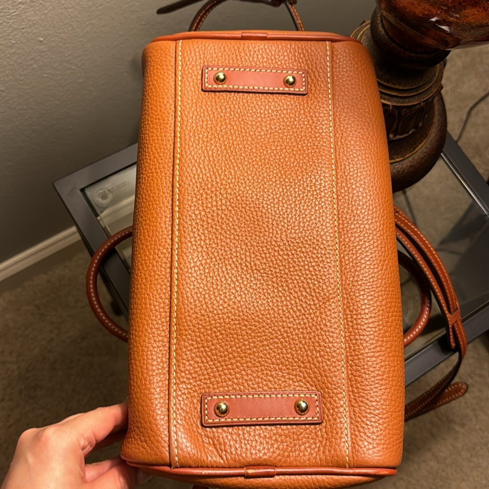 Beautiful 😍 Dooney & Bourke leather bag 💼 - Picture 9 of 11